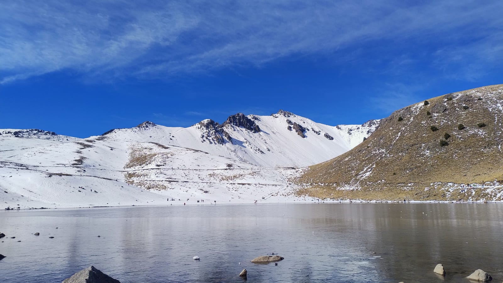 Laguna de la luna crater nevado de Toluca