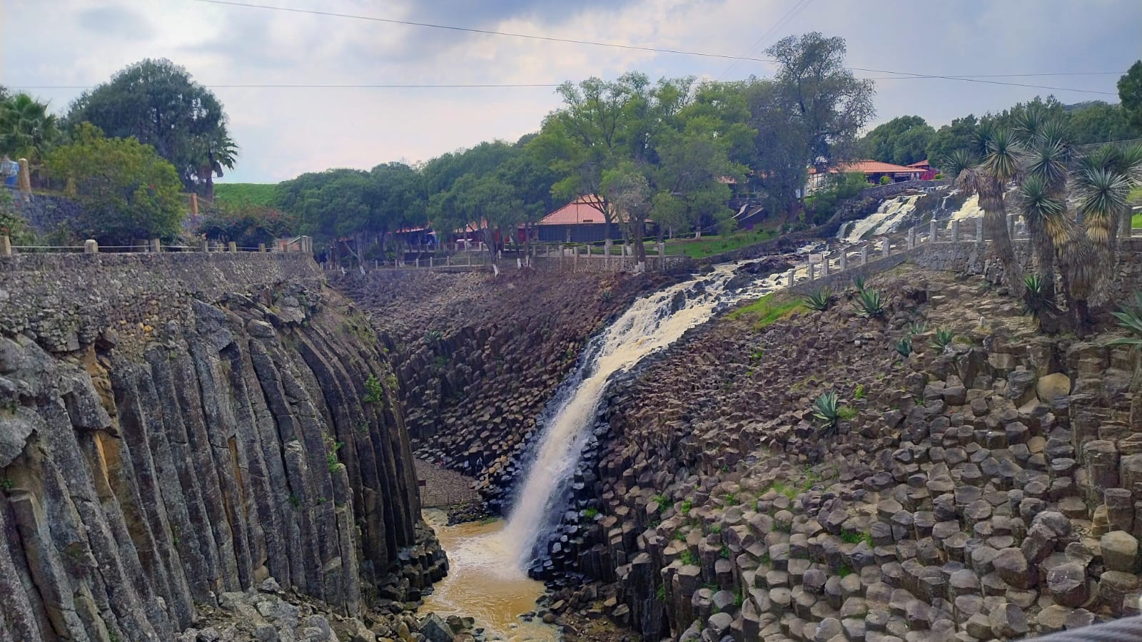 Prismas basalticos, cascada, Hidalgo